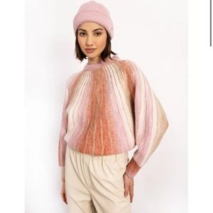 NWT Molly Bracken BATWING SLEEVE SWEATER Size Small